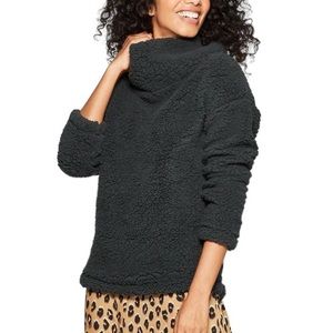 ‼️A New Day Turtleneck Sherpa Pullover‼️